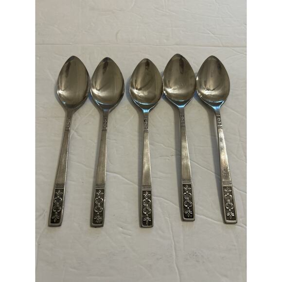 Vintage Customcraft Fluer De Lis Set Of 5 Soup/Dinner Spoon Stainless Flatware - Picture 3 of 9